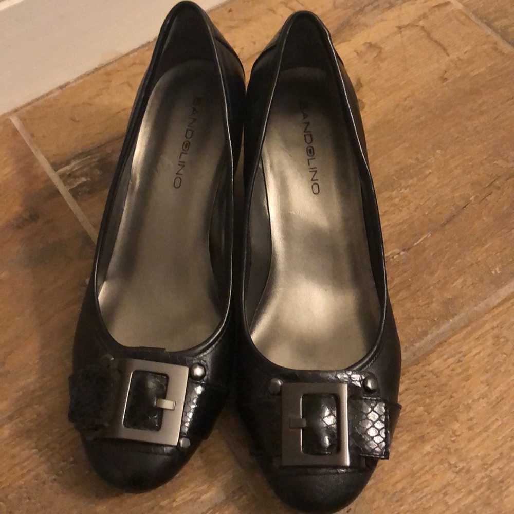 Black dress shoes